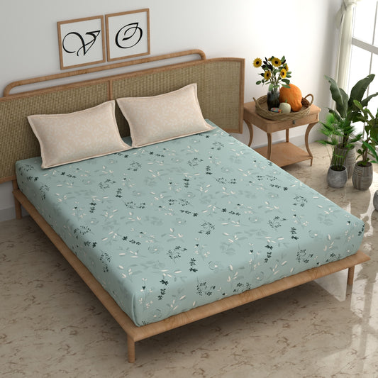 CHHAVI INDIA 210 TC Microfiber King Size Fitted Printed Bedsheet for Mattress Size 160*200cm or 63*78 inch (FITTED KB597)